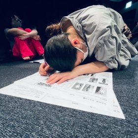 学生が土下座？　　　　　　いえいえそうではありません　　愛知　名古屋　写真撮影　動画撮影　カメラマン